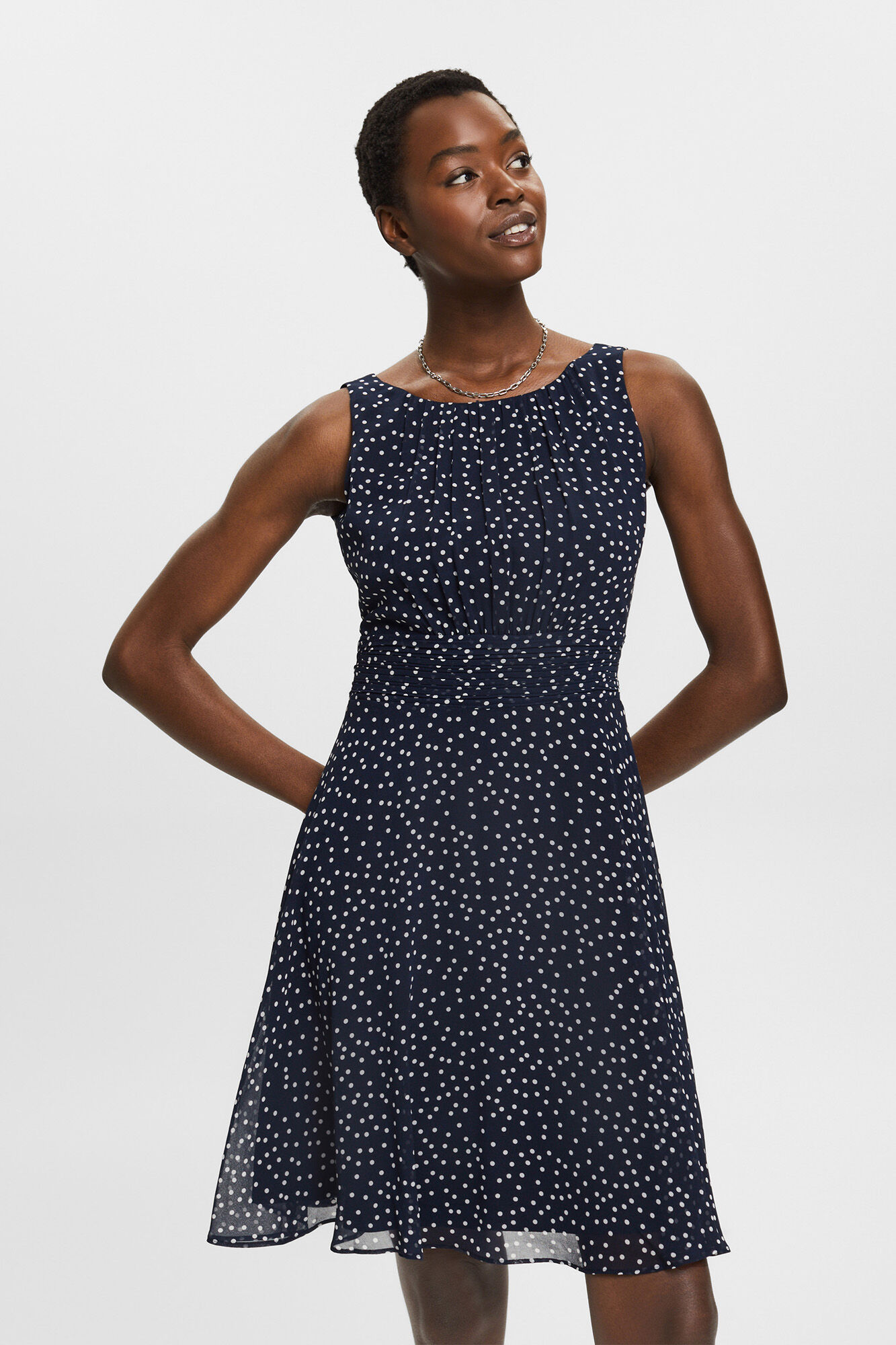 Vestido curto de chiffon com cintura franzida - Estampa azul