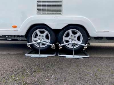 Milenco Aluminium Wagenheber 81 x 24,5 x 20 cm