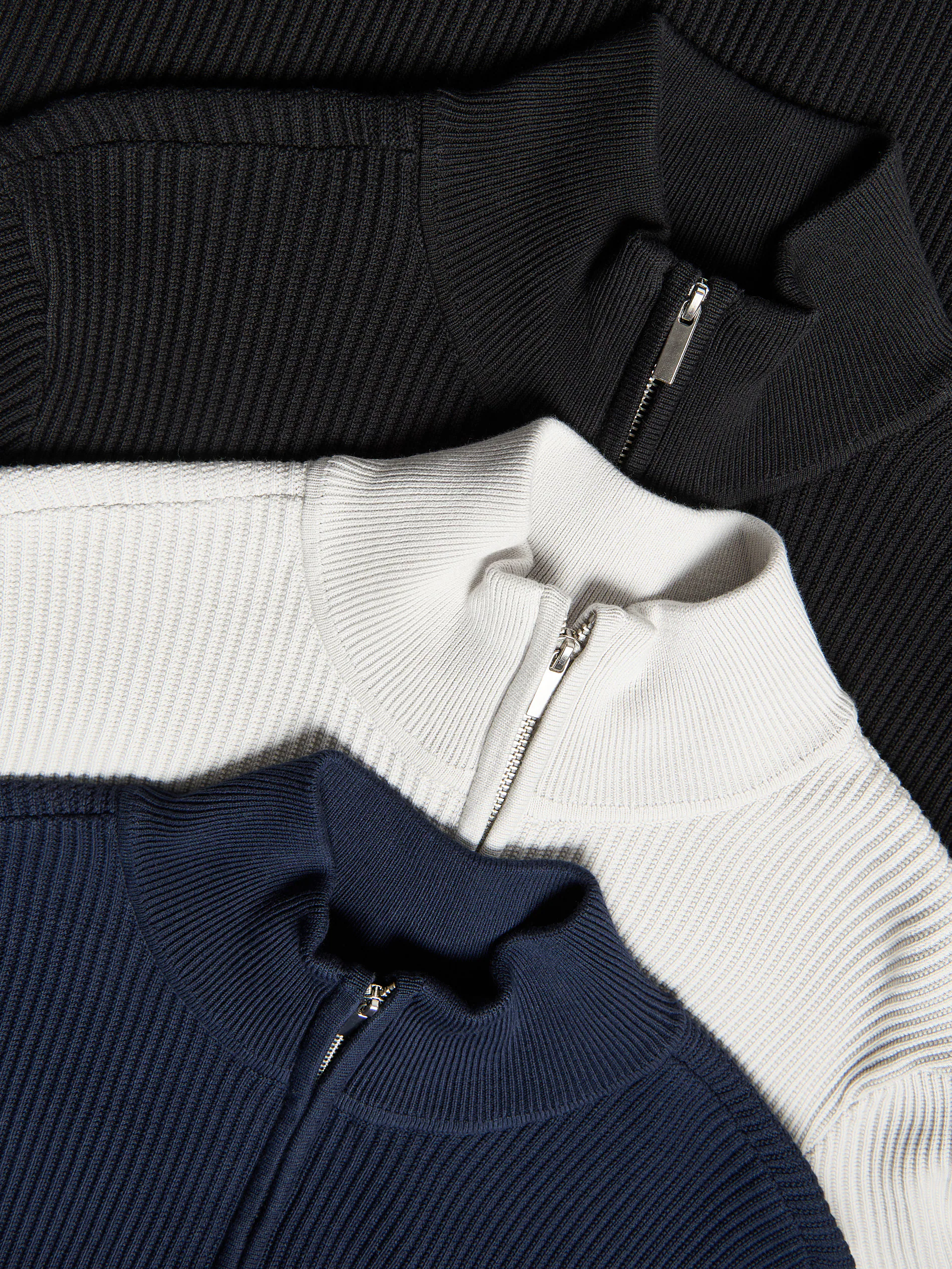 Jacke im Pulloverstil mit Stehkragen und Reißverschluss