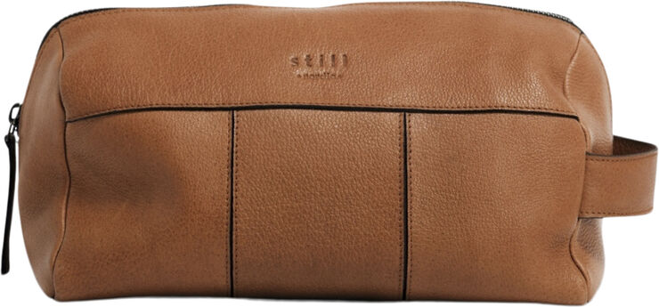 Still Nordic Richard Toiletry Bag Brandy