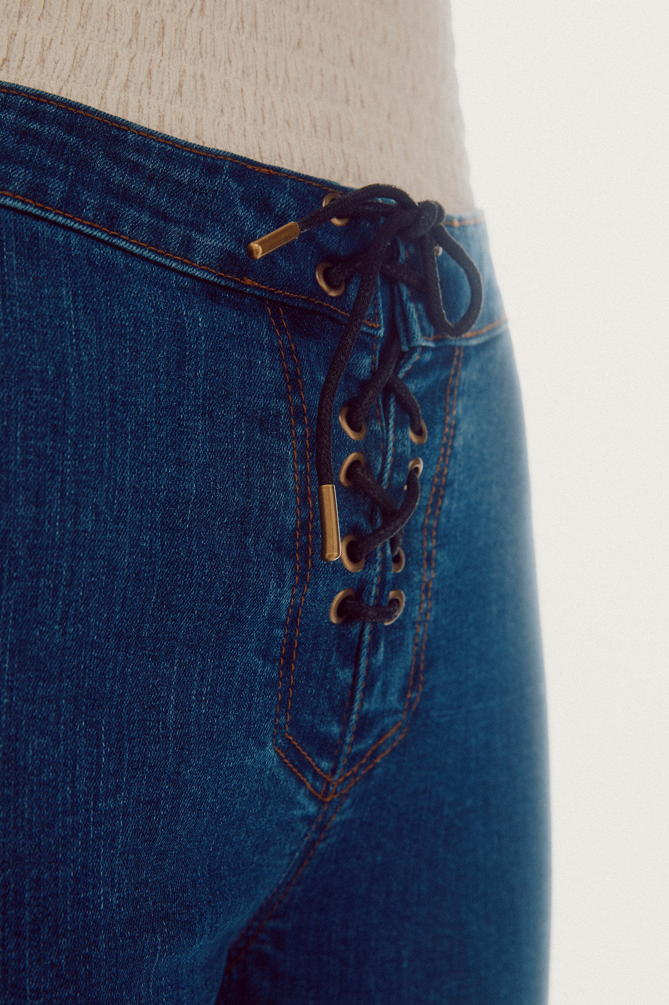 Calça boca de sino - Azul