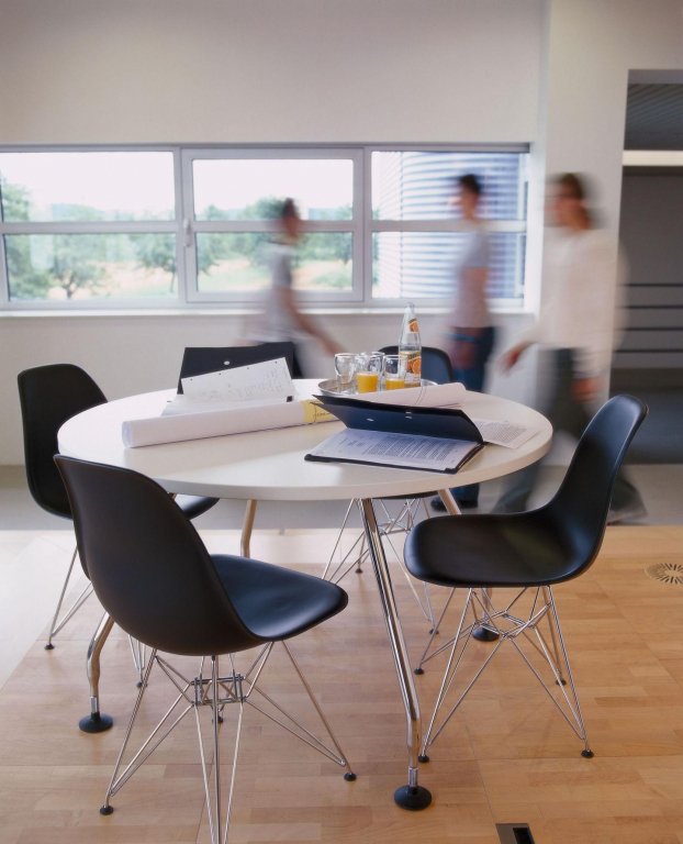Vitra Eames DSR stoel verchroomd onderstel, White