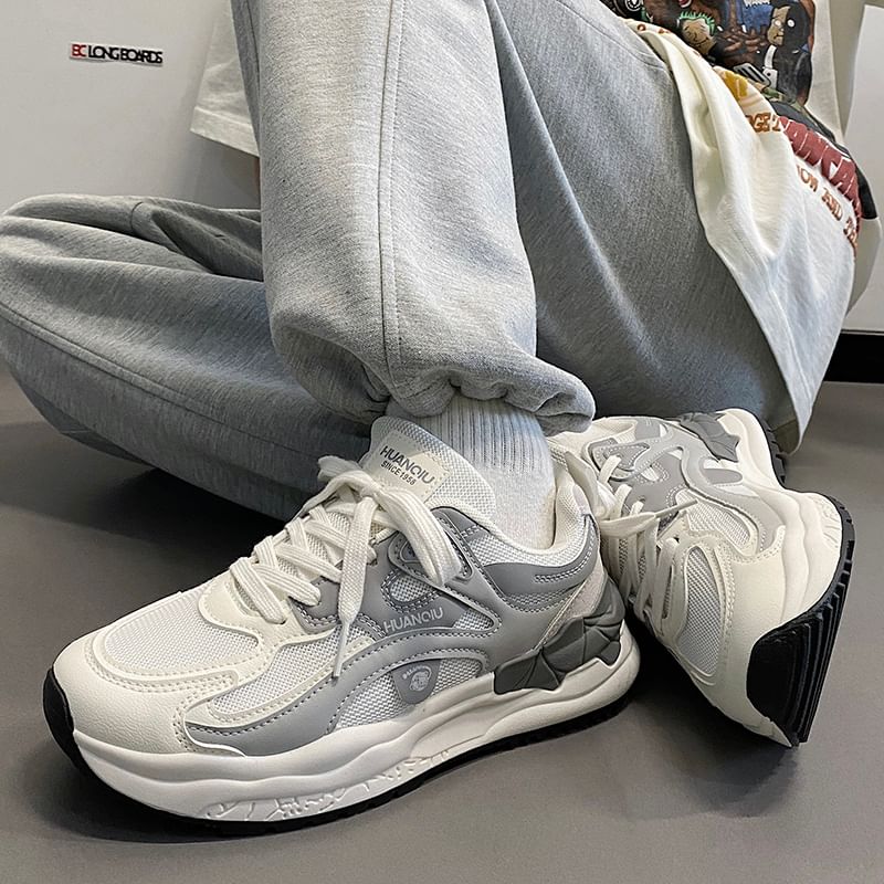 HANO - Veterschoenen met letters en platform