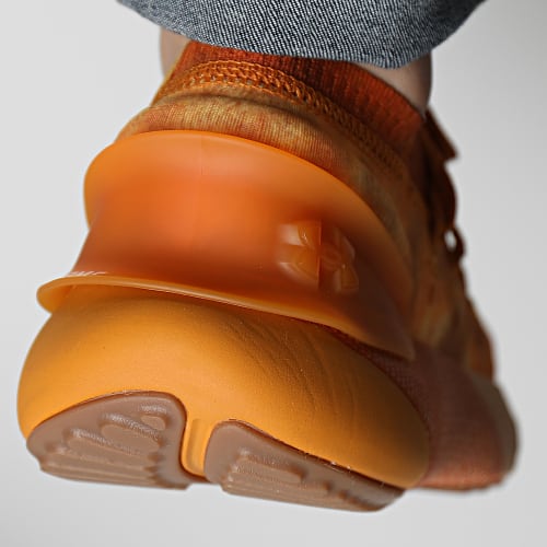 Baskets UA HOVR Phantom 3 Dyed 3026348 Orange Orange