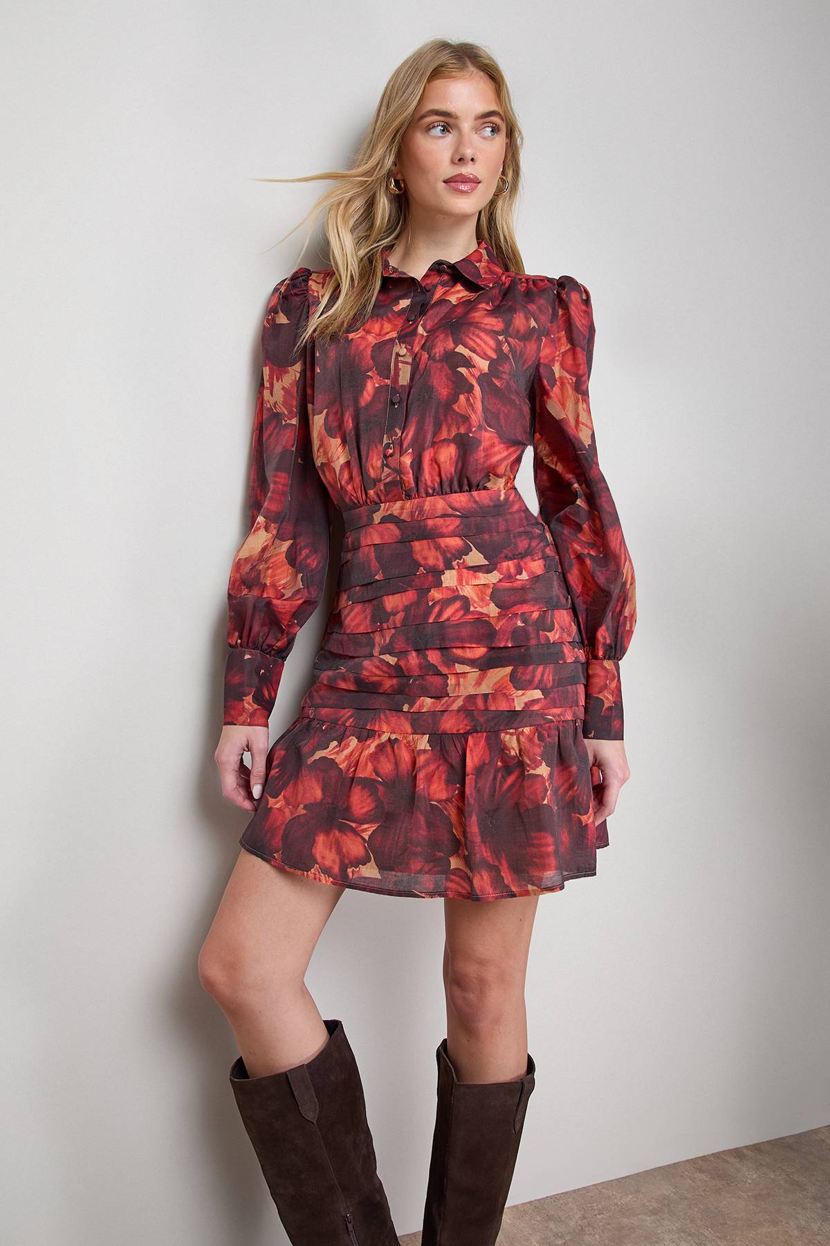 Oasis Robe Mini à Manches Longues avec Boutonnage et Détail Col