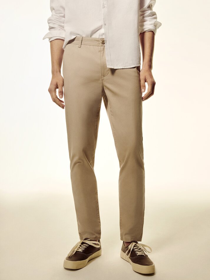 Calça chino com microestampa - Areia