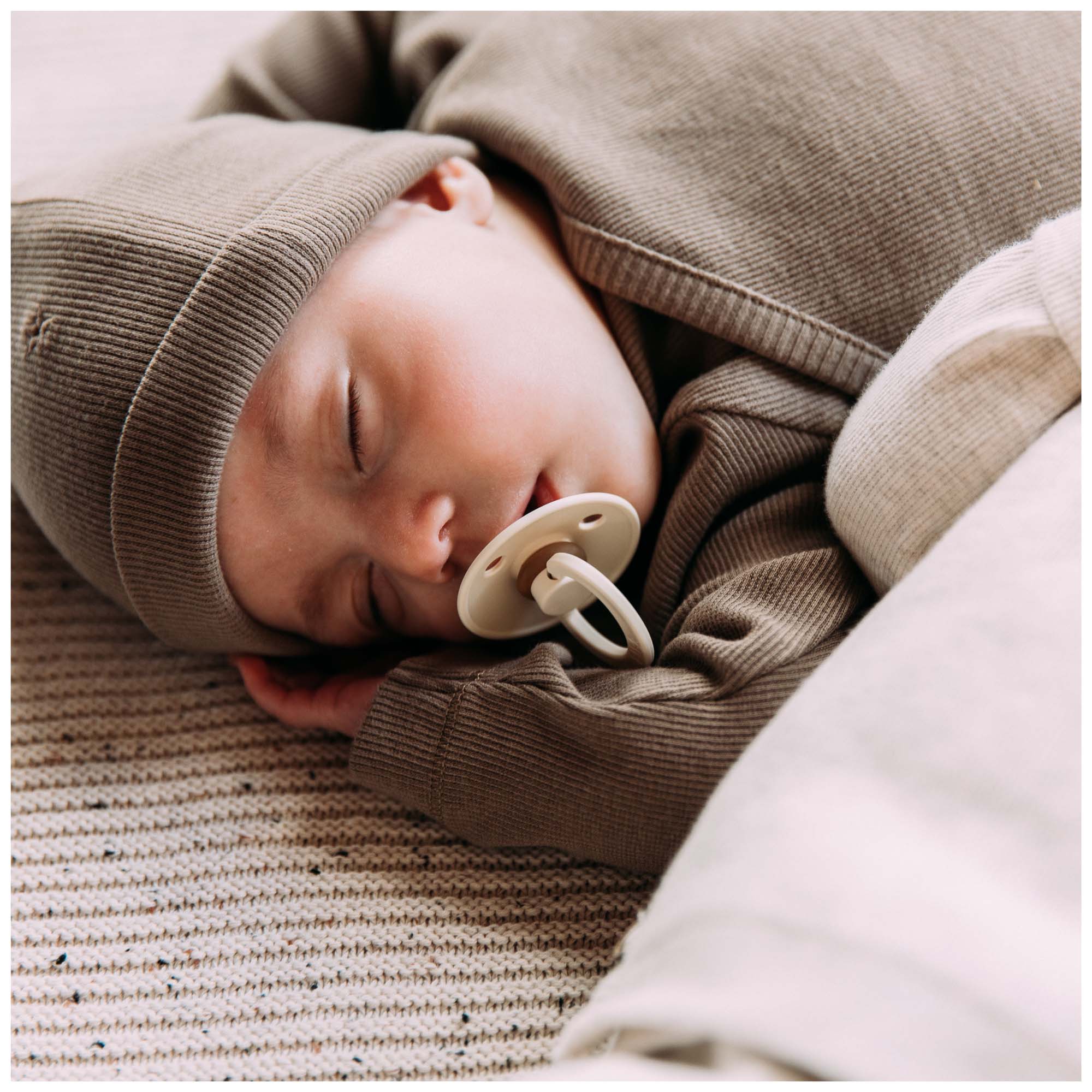 Sweet Petit Mini overslagshirt rib lange mouwen effen taupe