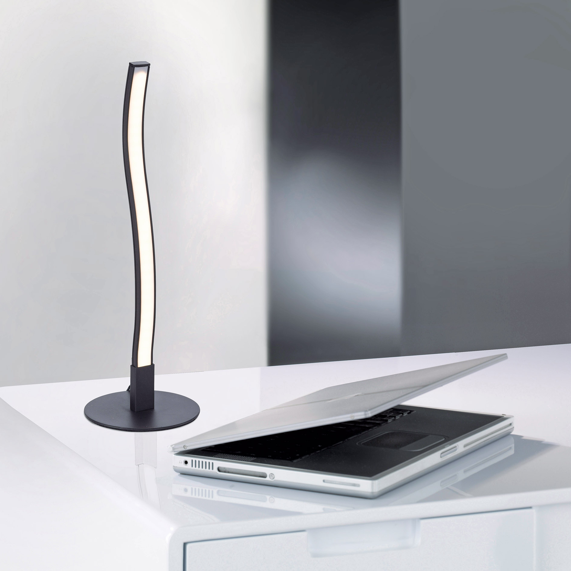 LED-Tischleuchte - schwarz - 30 cm hoch