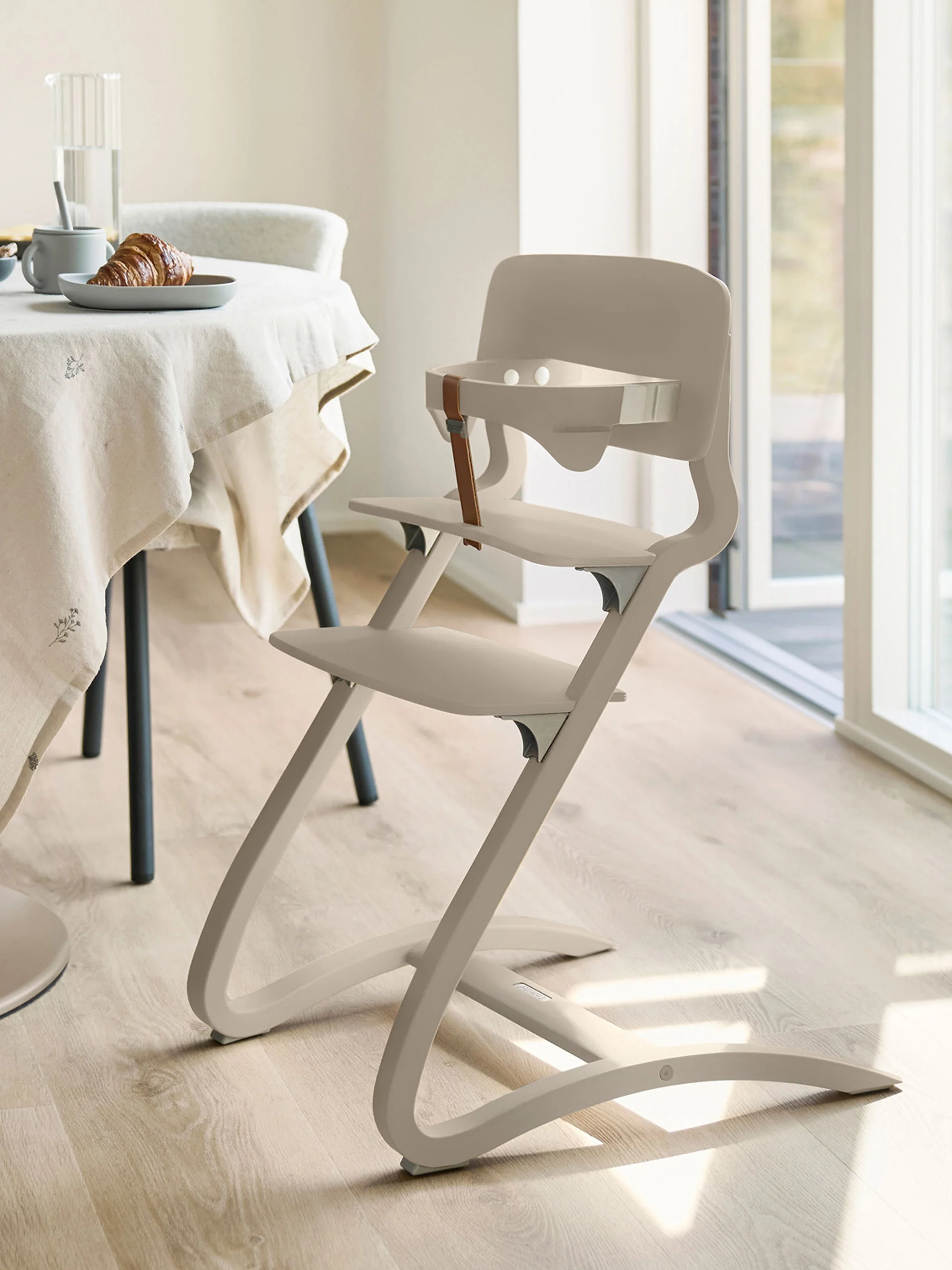 Houten kinderstoel Leander Louie