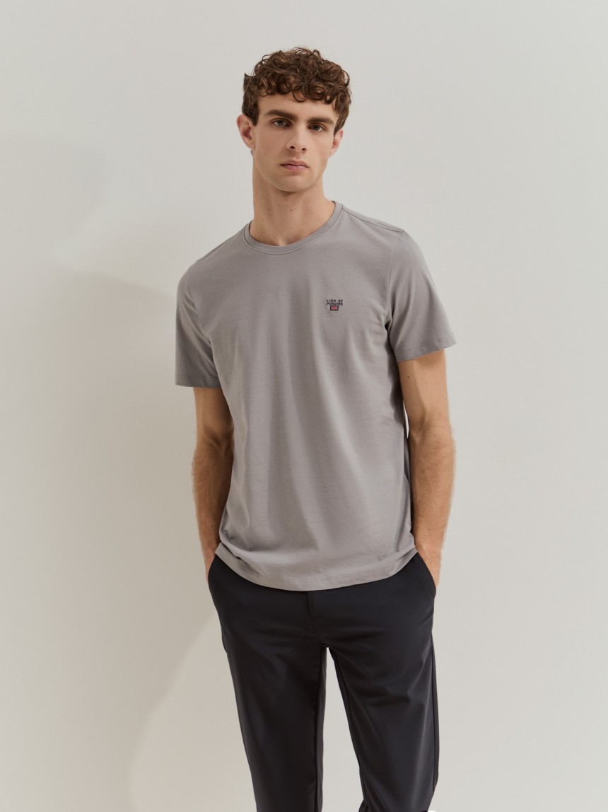 T-shirt básica em algodão