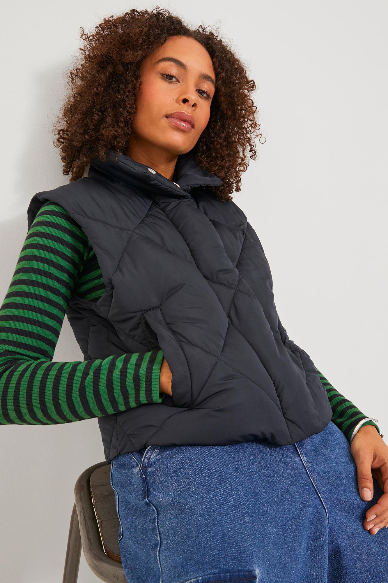 Colete curto acolchoado feminino