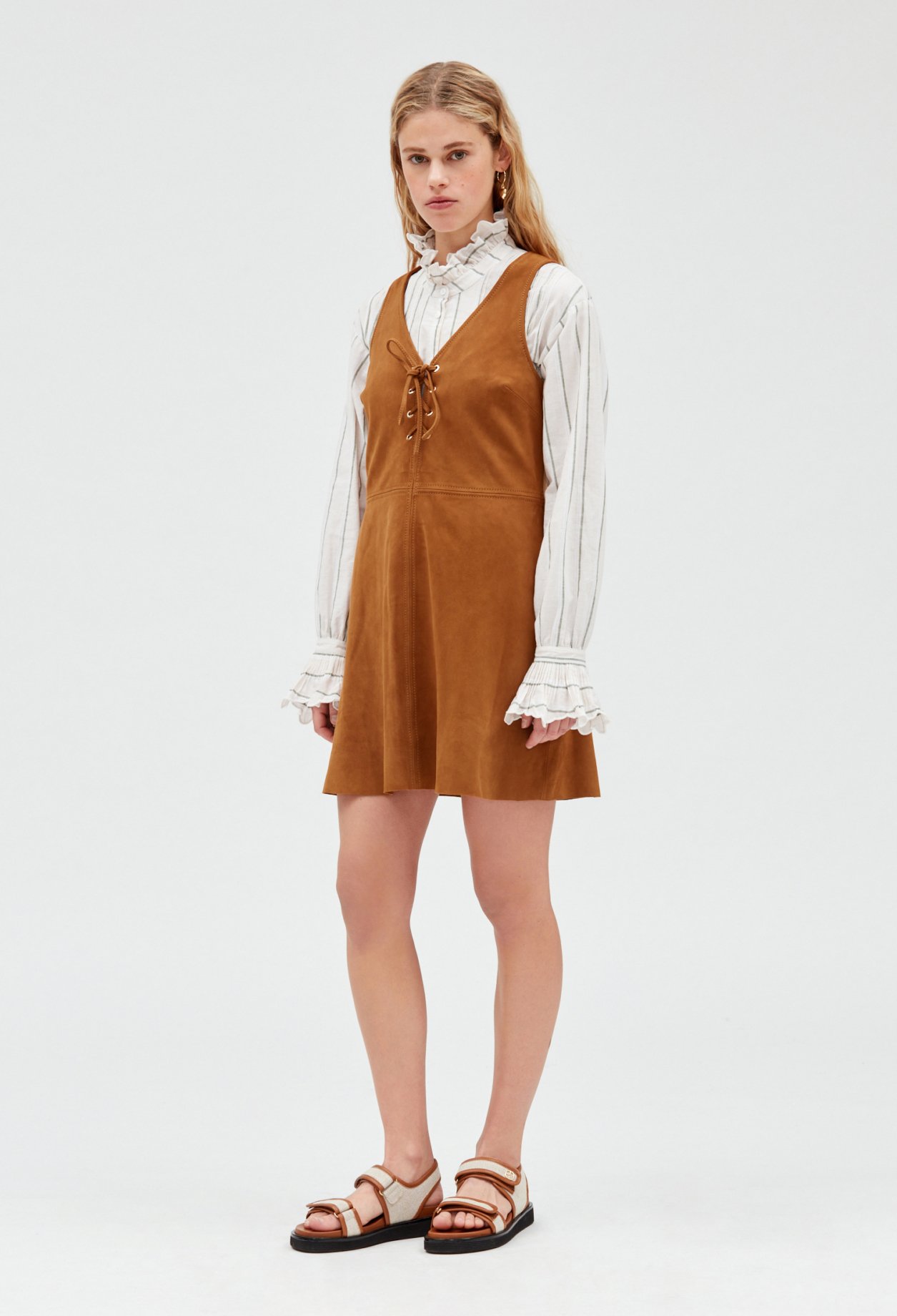 Robe en cuir suede