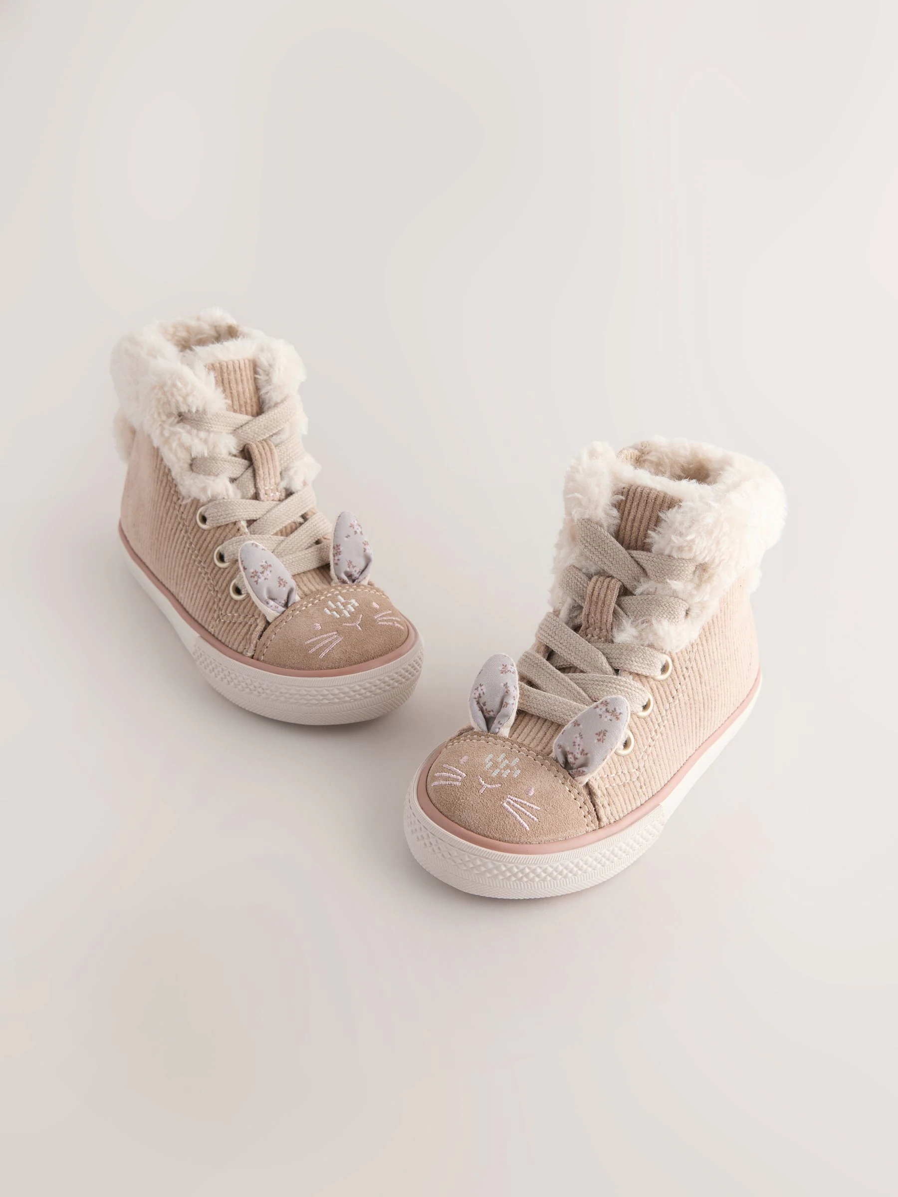 Neutraal met konijnenprint - Character sneakers met hoog bovenwerk