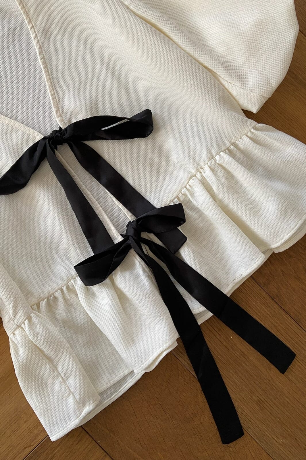 Love & Divine Love1131 19 cream black