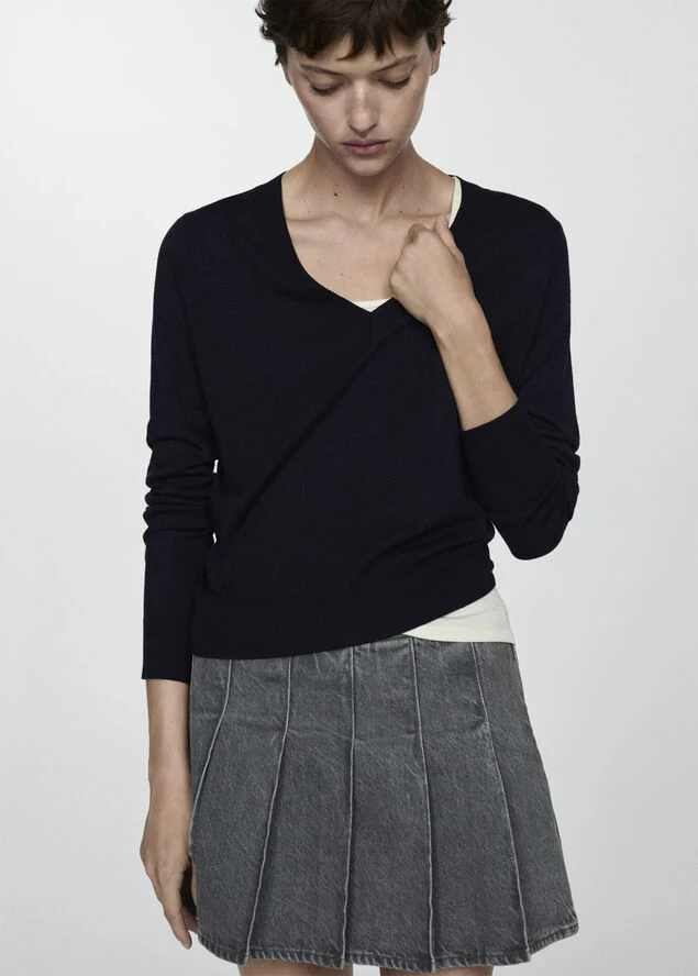 MANGO Fine-knit V-neck sweater Navy