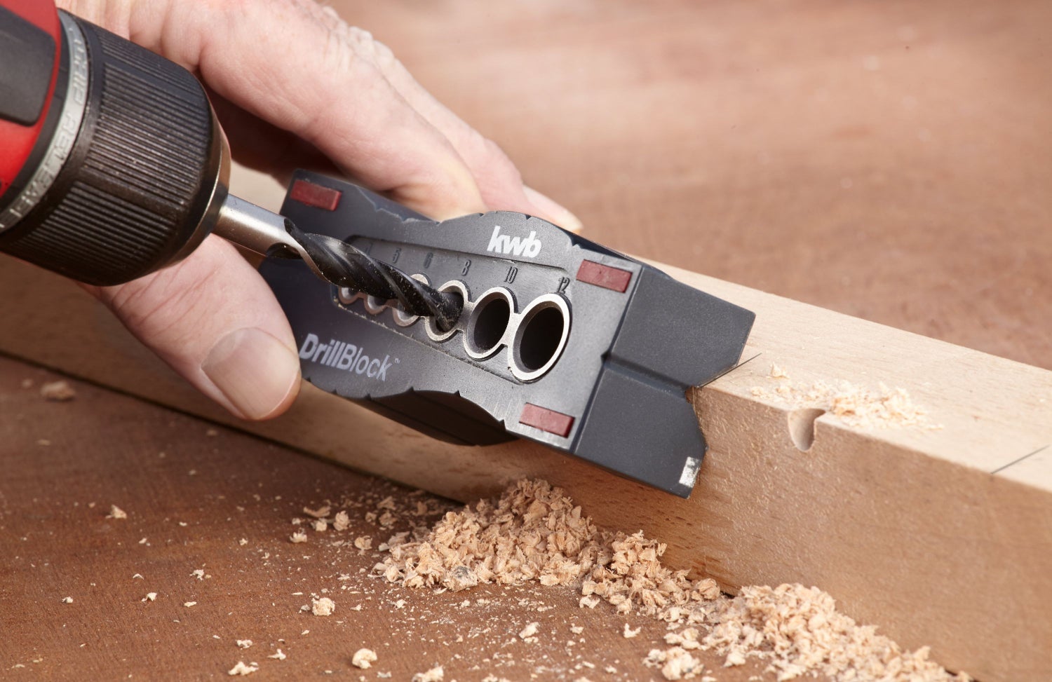 kwb Boorhulp / Boormal Ø 44899 mm Boorblok voor haaks / recht en nauwkeurig boren op oppervlakken, ronde materialen en randen incl. grijppunten
