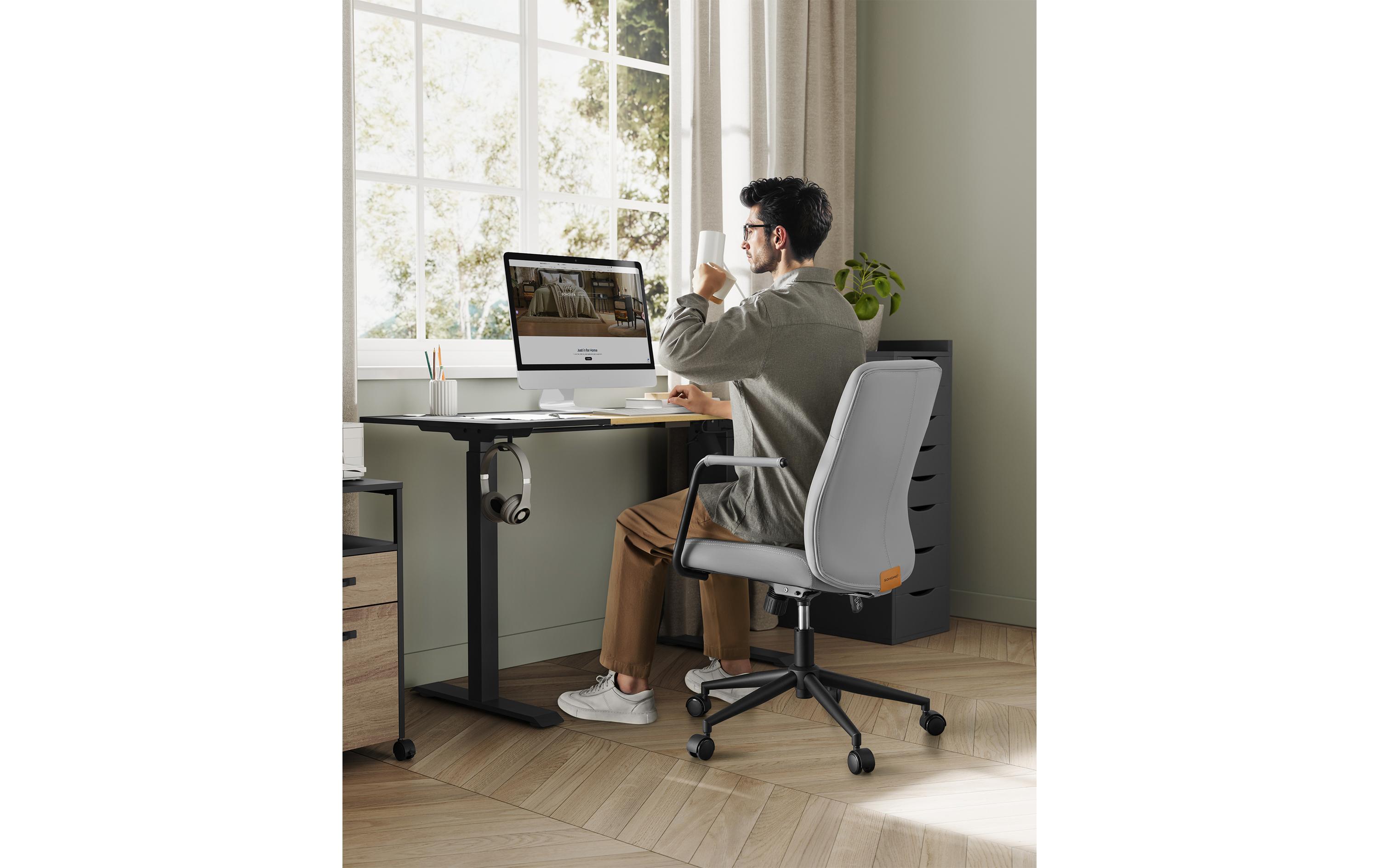 Bürostuhl mit Polsterrücken und Armlehnen, Grau<br>Drehstuhl mit gebogenem Sitz
