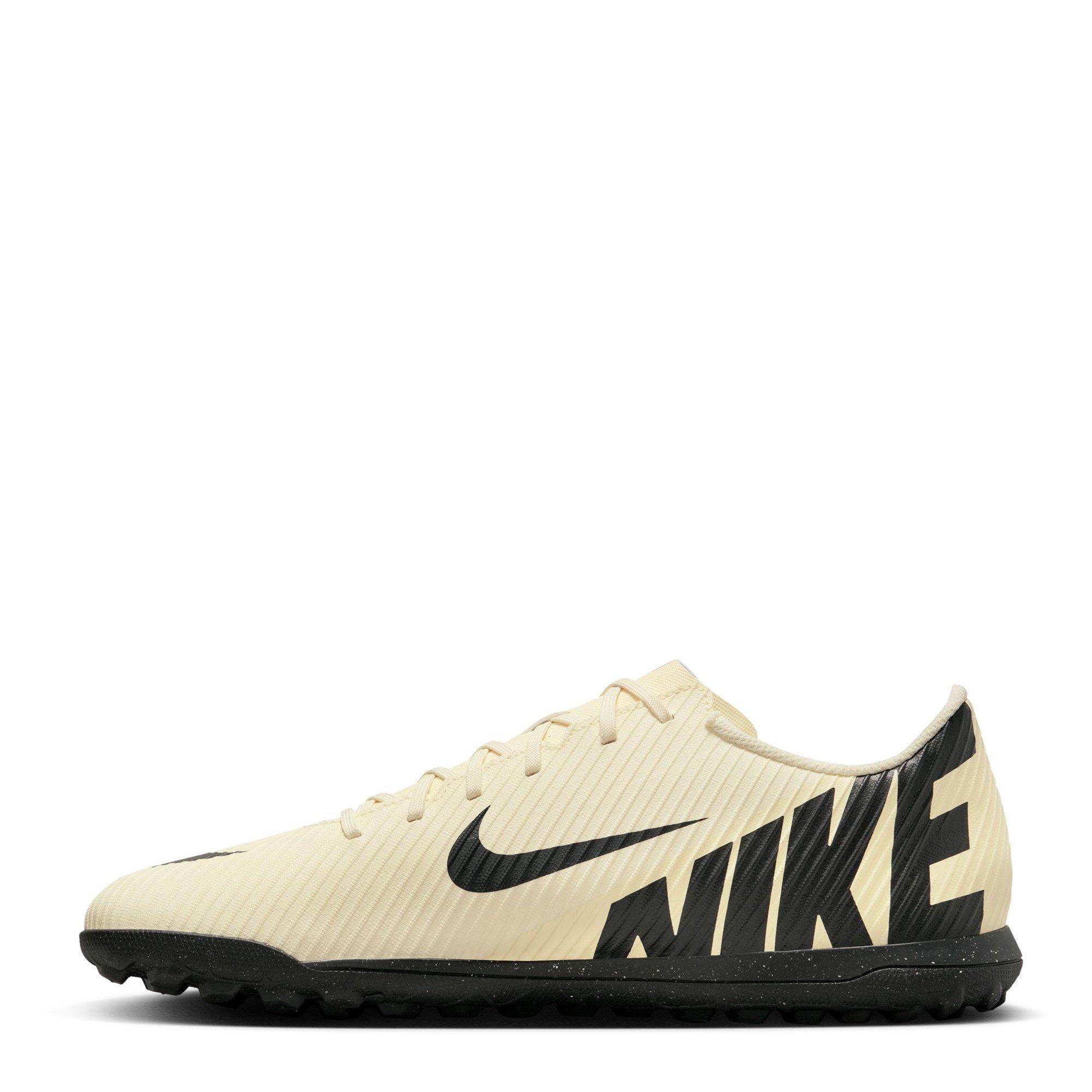 Nike Nikes Mercurial Vapor 15 Club Astro Turf Football Boots