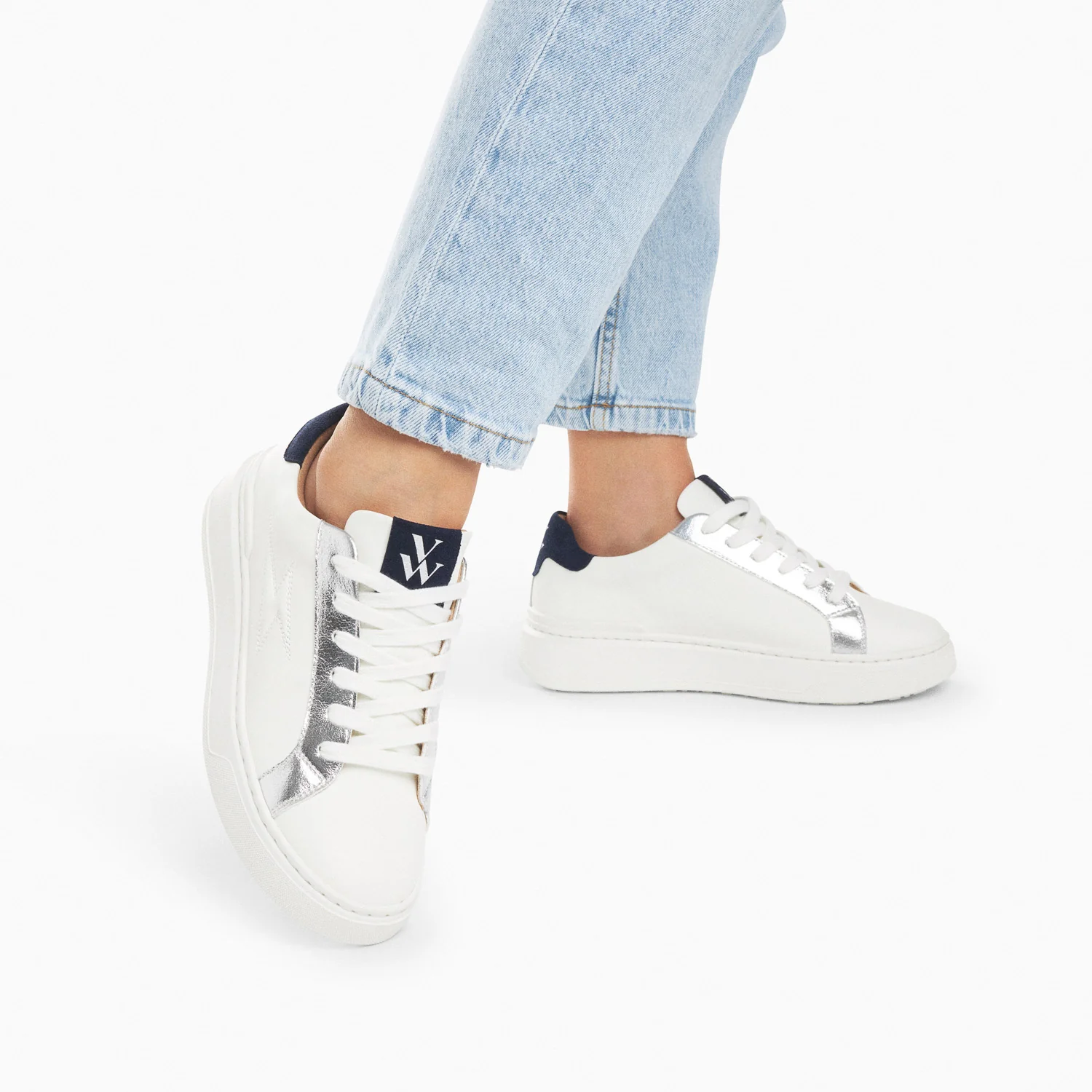 Sneakers-Baskets éclair Romane blanc et bleu à lacets