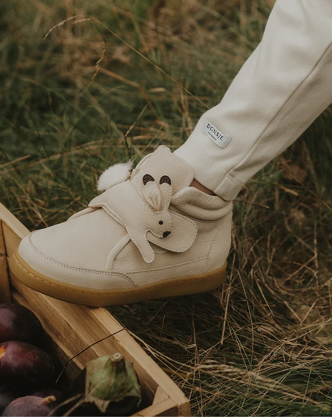 Clo | Arctic Hare | Cream Betting Leather