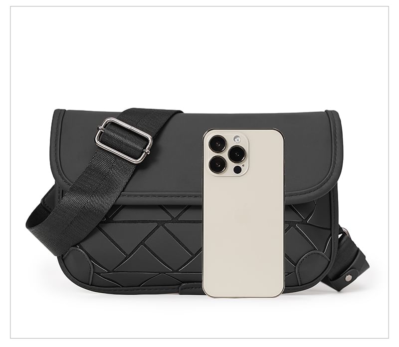 BagBuzz - Crossbodytas met driehoekmotief en klep