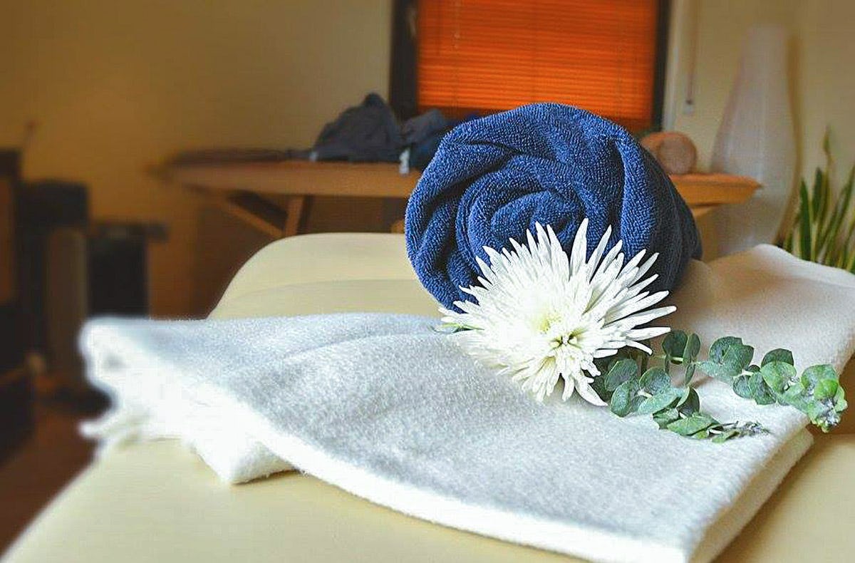 Hot Stone Massage in Eppelheim als Geschenk