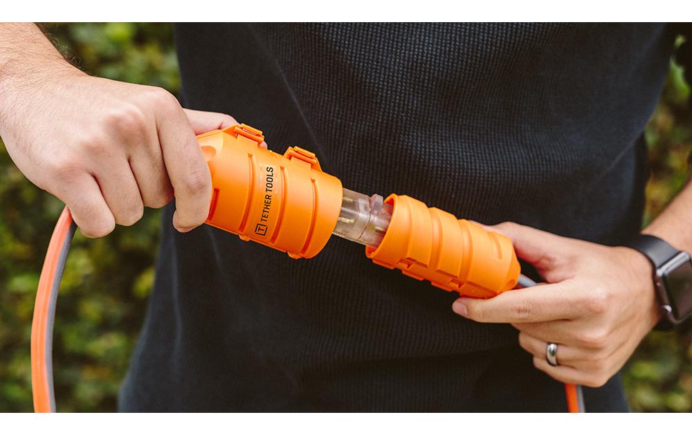 JerkStopper Extension Lock OrangeSchützt die sensiblen Verbindungen und Anschlüsse von Kabeln
