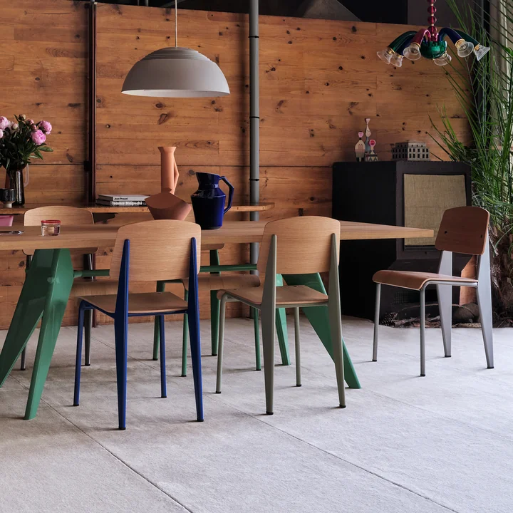 Vitra - Prouvé Standard Stuhl, Eiche natur / Blé Vert (Filzgleiter)