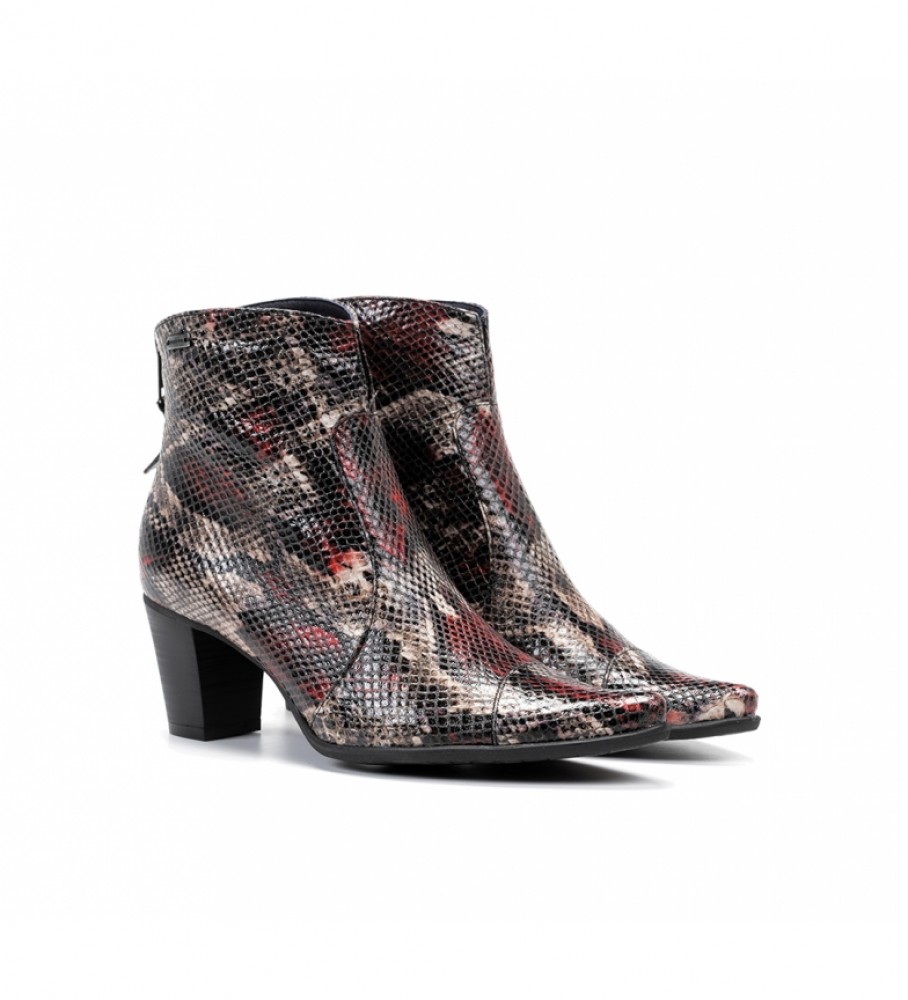 Botas de cano curto Dorking by Fluchos D6034 em couro vermelho com estampa animal - Altura do salto: 6 cm -