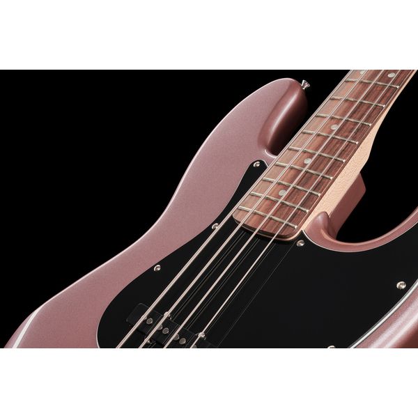 Squier Aff. Jazz Bass Burg. Mi Bundle