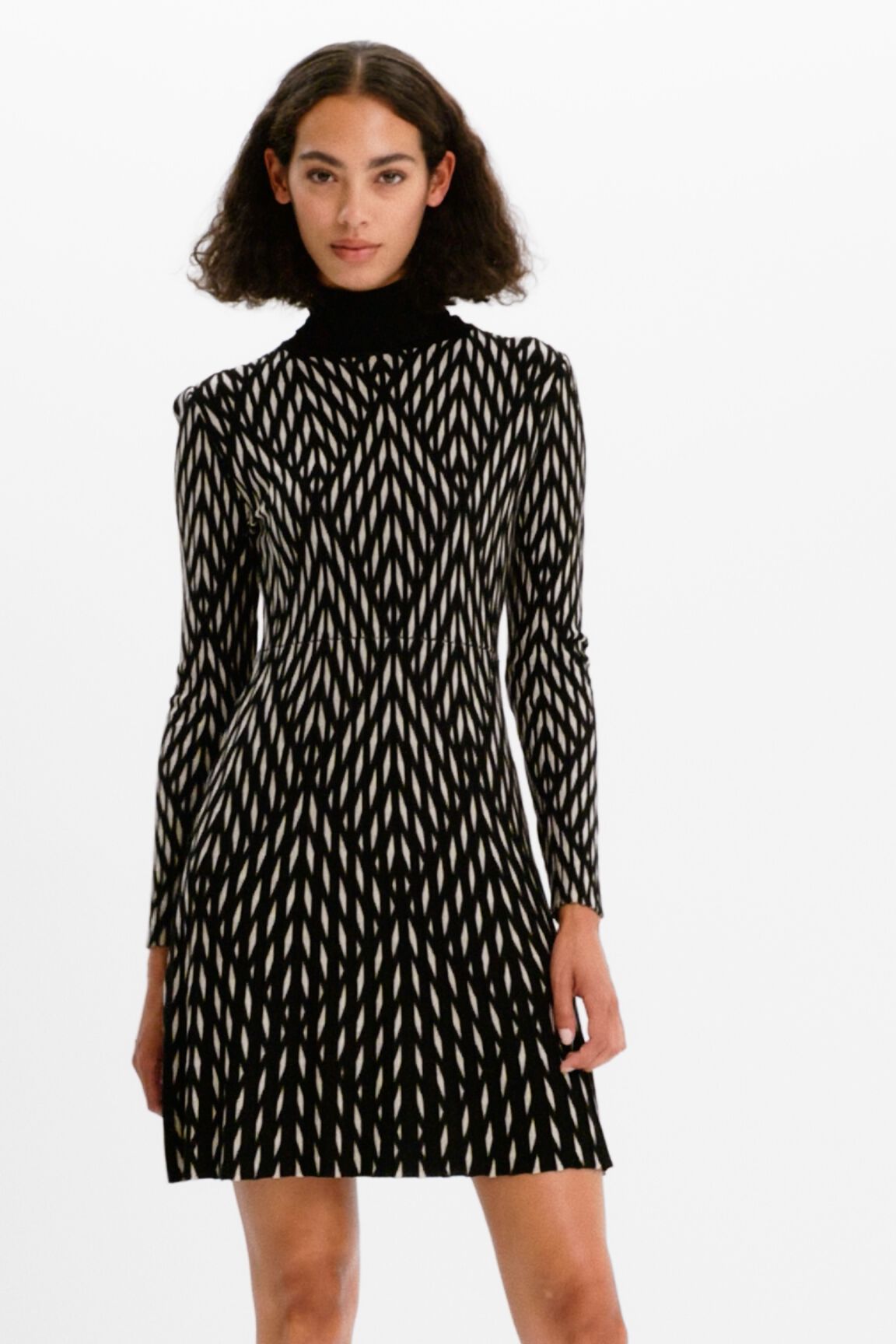 Robe courte géométrique