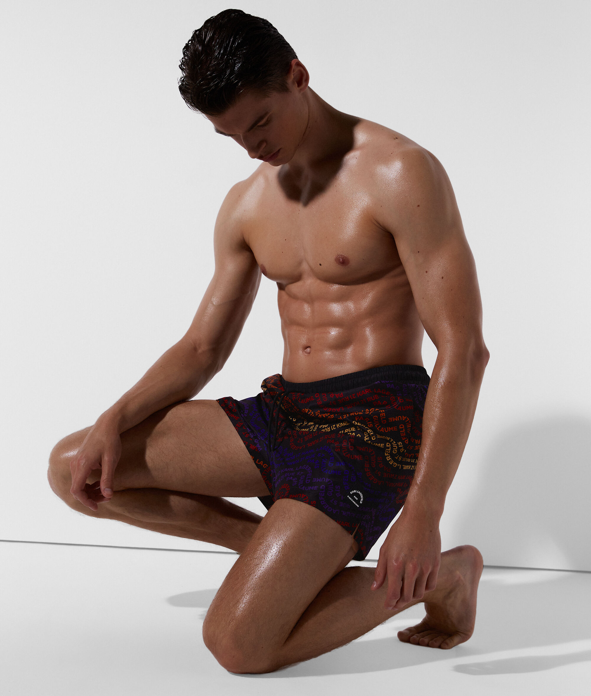 SHORT DE SURF AVEC LOGO KARL ONDULÉ RUE ST-GUILLAUME