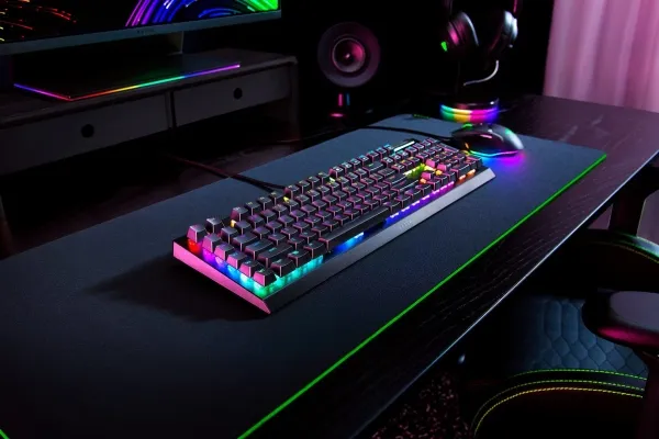 Razer BlackWidow V4 X - Tastatur - 100% - full size - med medierulle - backlit - USB - QWERTY - Nordisk - tastkontakt: Razer Green