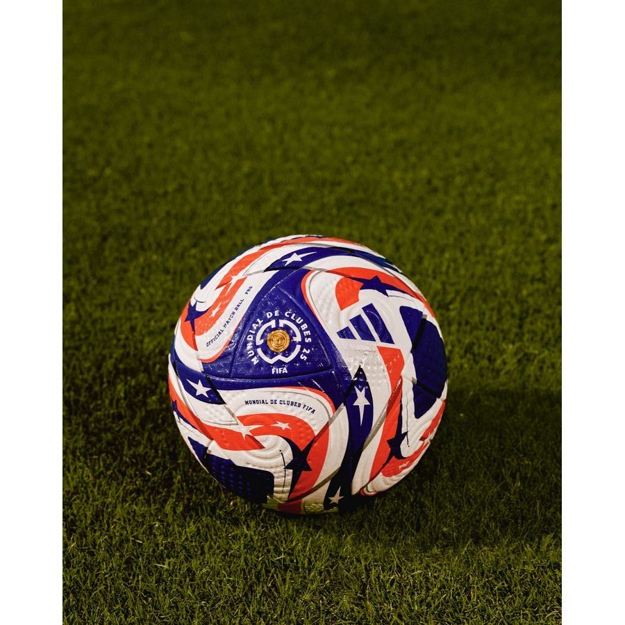adidas Ballon Pro Club World Cup 2025 Ballon de Match - Blanc/Bleu/Bleu Marine/Lucid Red
