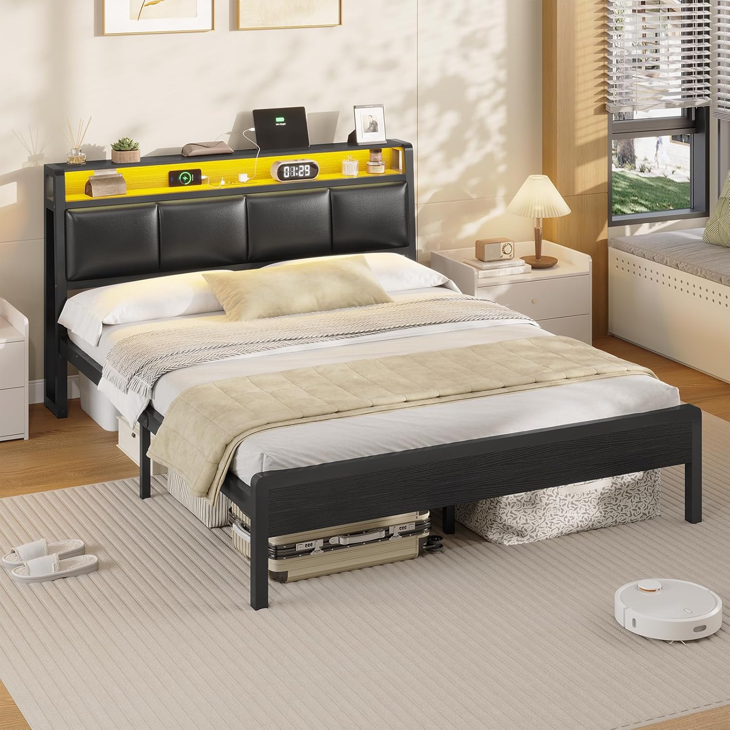 Bett 140 x 200, Bett mit LED-Beleuchtung, Polsterbett 140x200, Ladestation, Bettgestell mit Lattenrost, für Schlafzimmer, Gästezimmer, Schwarz