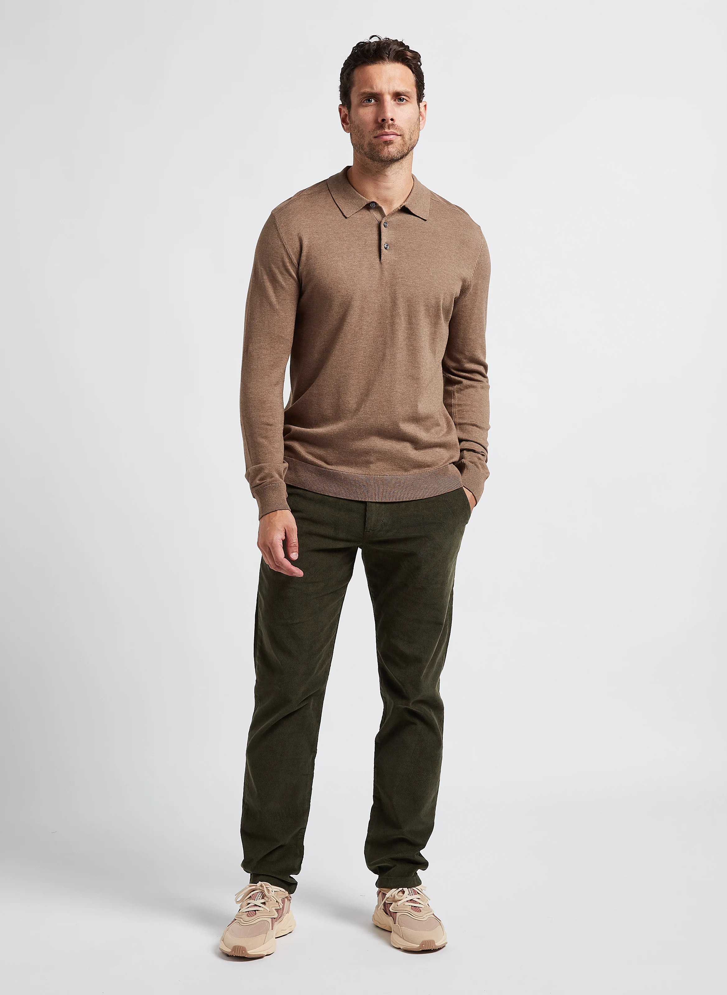 Pantalon droit en velours de coton bio mélangé | Vert