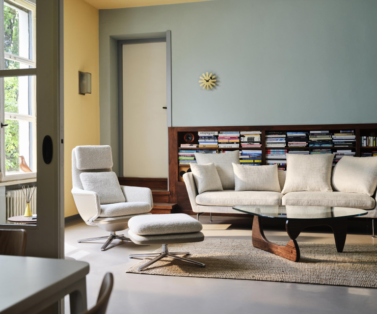 Vitra Grand Relax met ottoman Leder Forte sand/Cosy Fossil