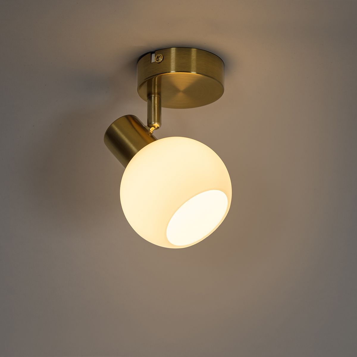Art Deco spot goud met opaal glas verstelbaar - Anouk