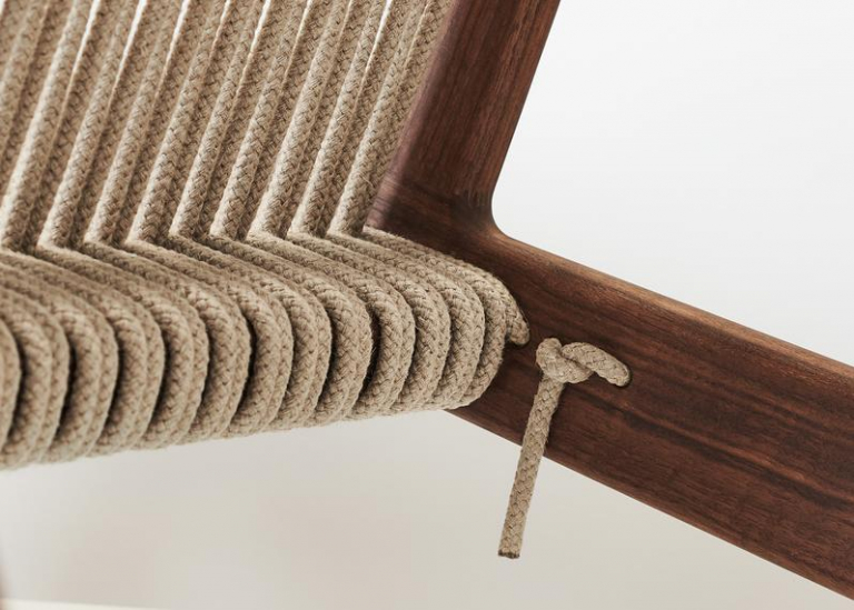 Gubi MR01 Initial fauteuil walnoot