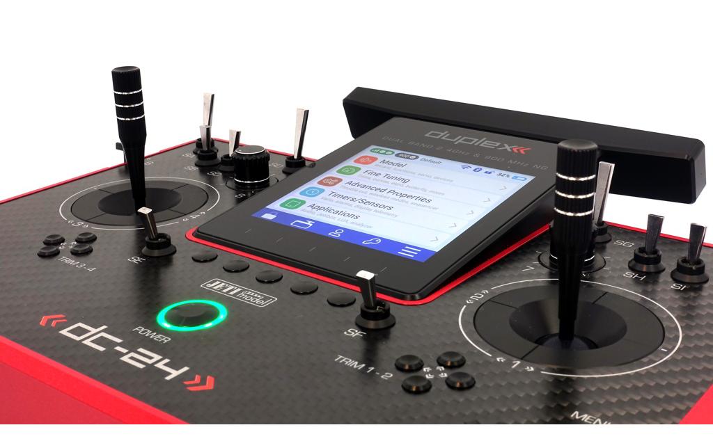 Fernsteuerung DC-24 II Carbon Line Rubinrot<br>Professioneller 2.4 GHz Duplex Pultsender