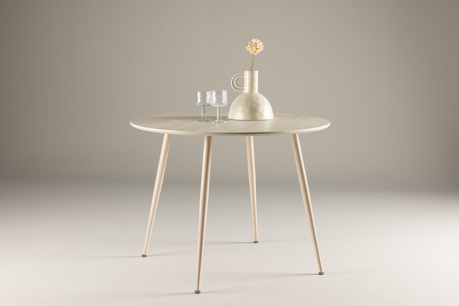 Plaza rundt Spisebord Ø120cm. Hvittvasket rundt spisebord i mdf.