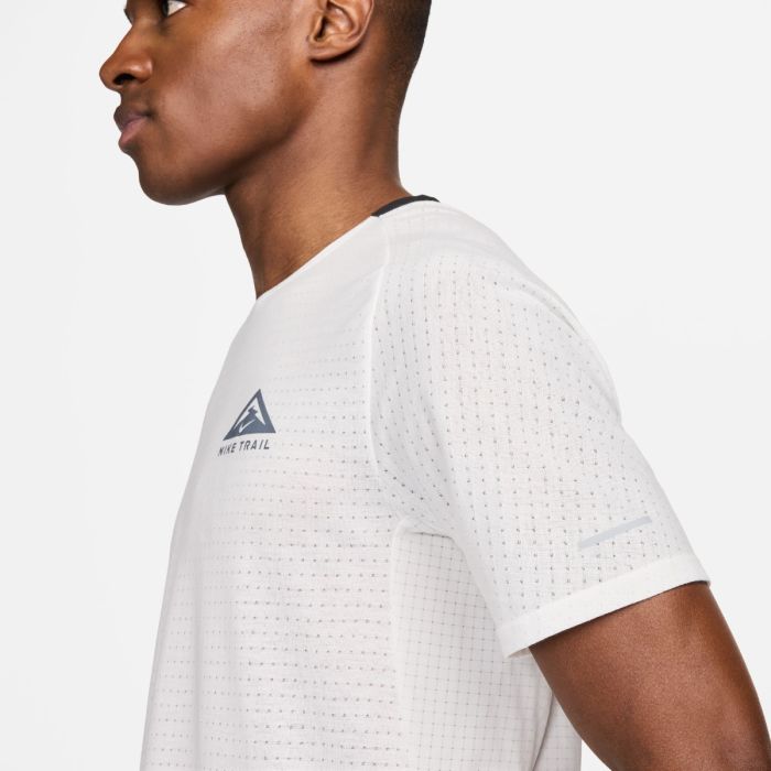 Nike Herre T-shirts Dri-FIT Solar Chase Short Sleeve Tee Hvid