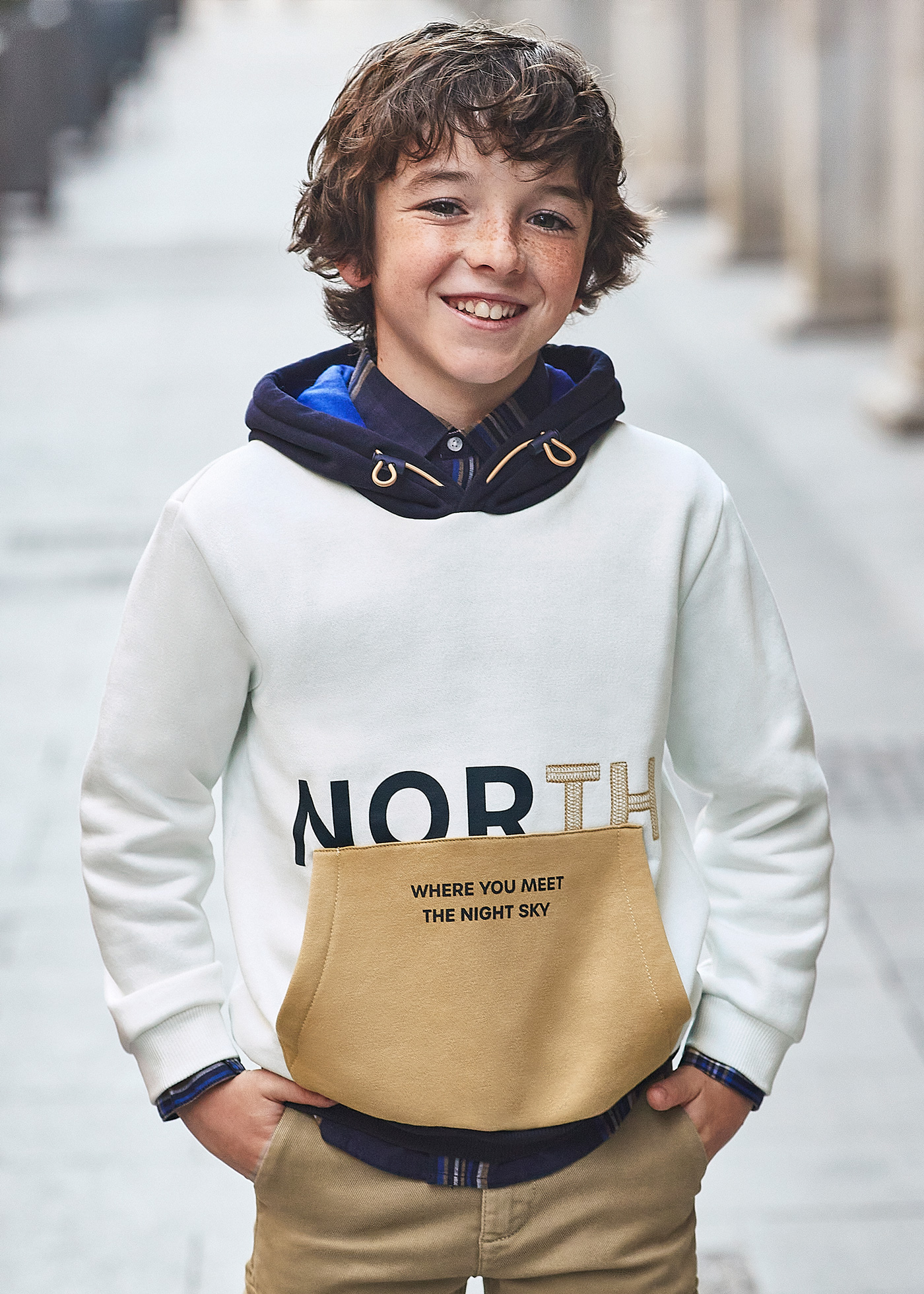 Moletom infantil com detalhes contrastantes