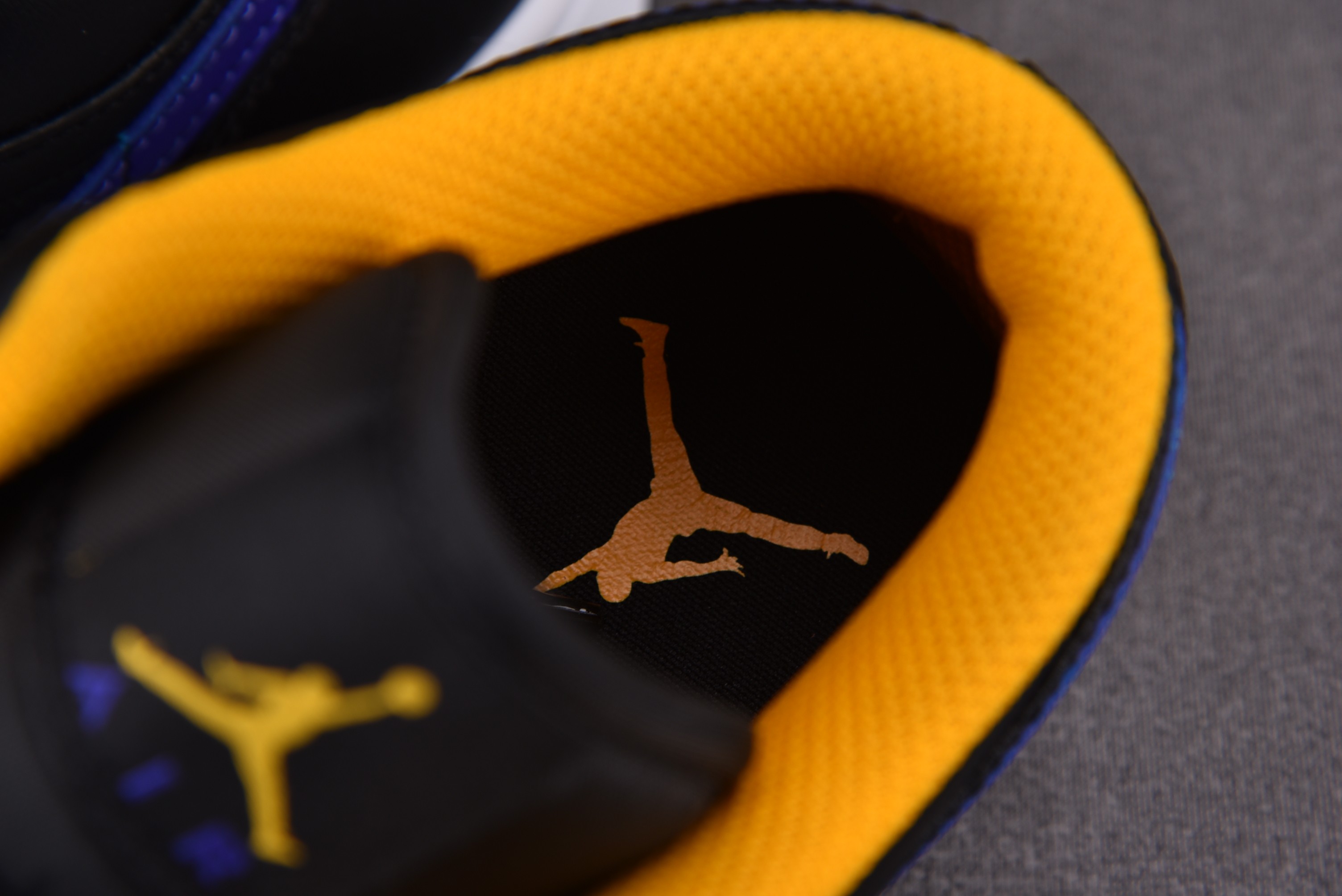Jordan 1 Low Dark Concord