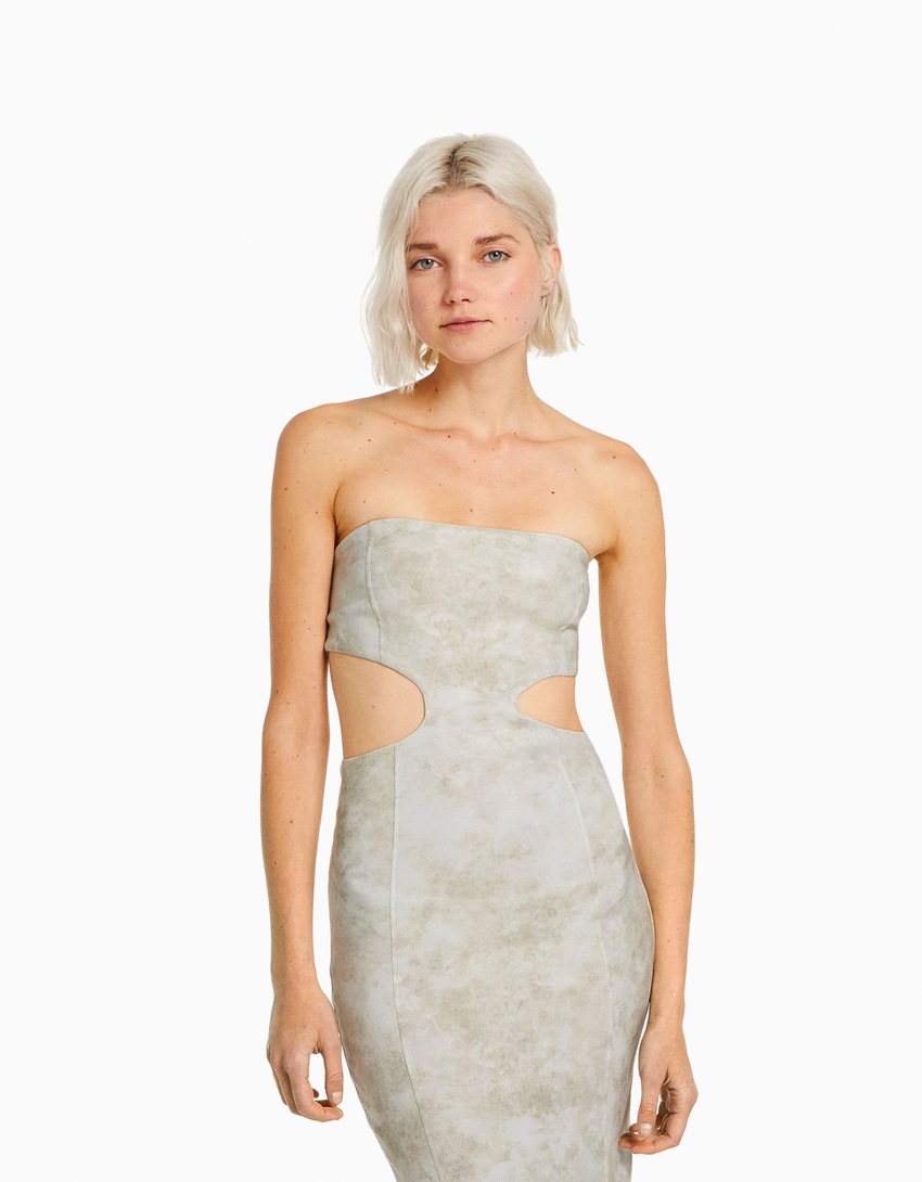 Vestido midi bandeau com recortes
