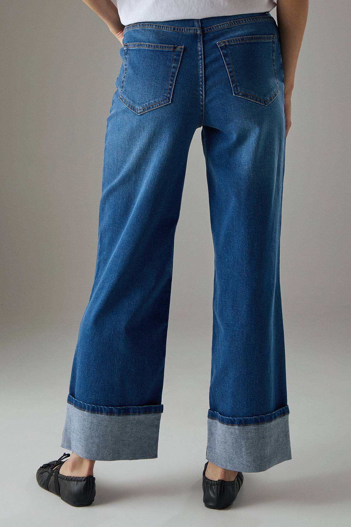 Warehouse Jean Denim Jambe Large avec Détails de Couture et Revers