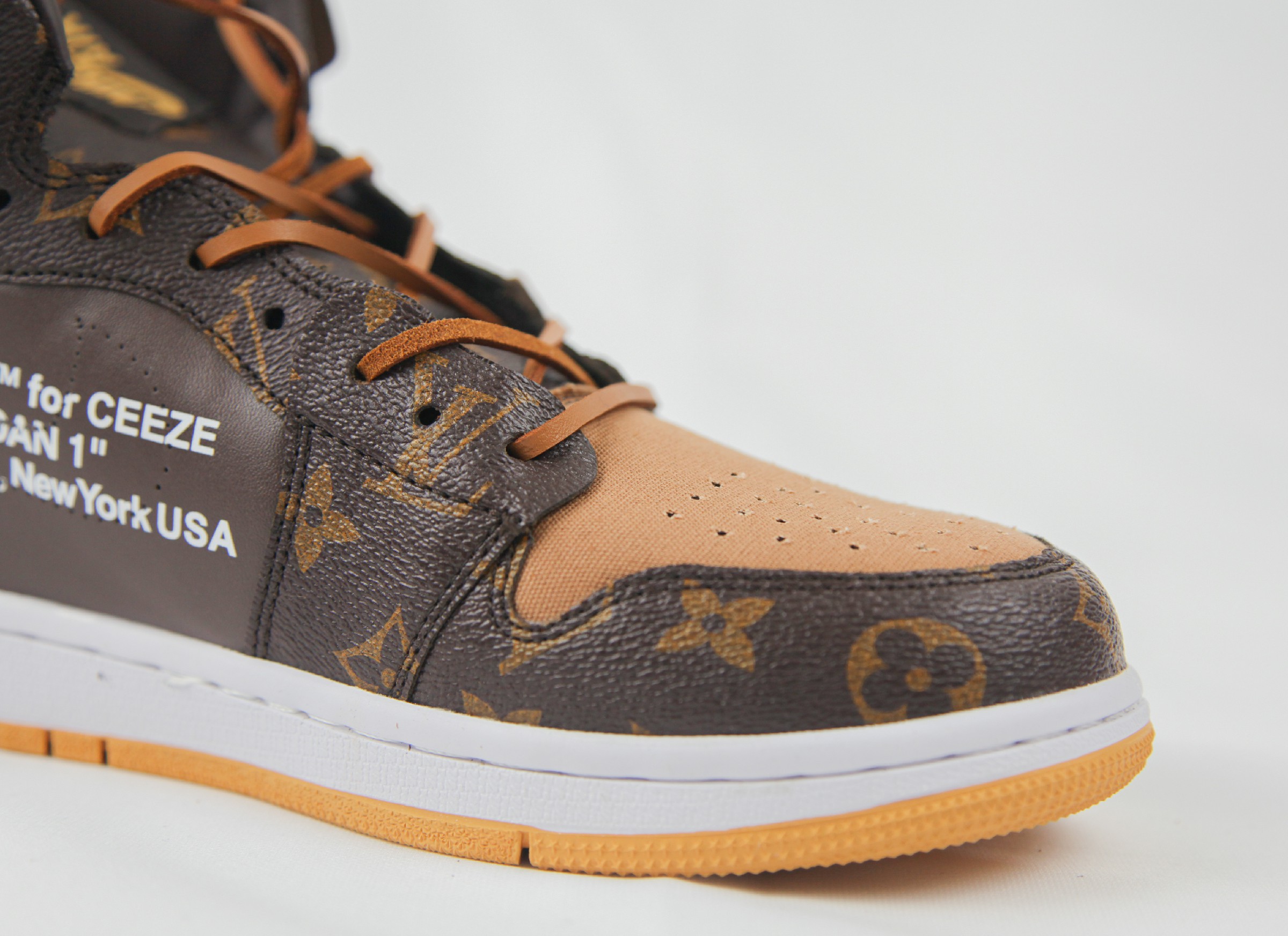 Air Jordan 1 Retro High x Louis Vuitton