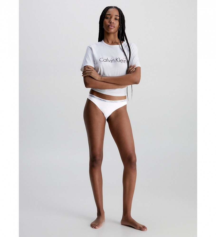 Cuecas Calvin Klein Classic, pacote com 3 unidades, nas cores branca, preta e cinza.