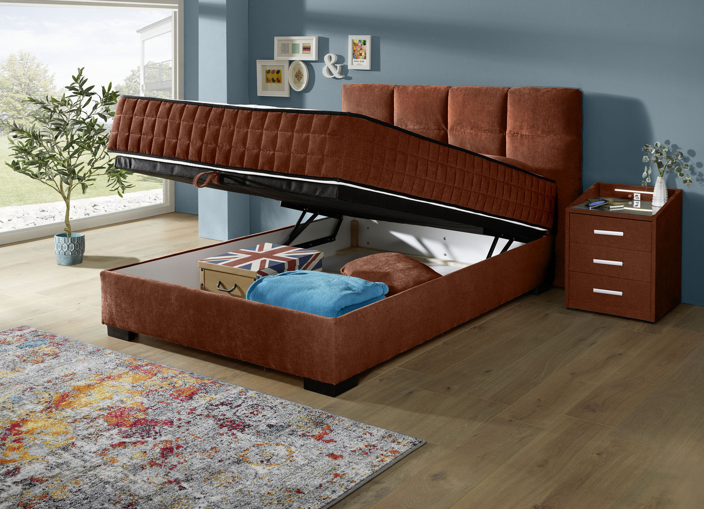 Boxspringbett mit Wendematratze und Bettkasten