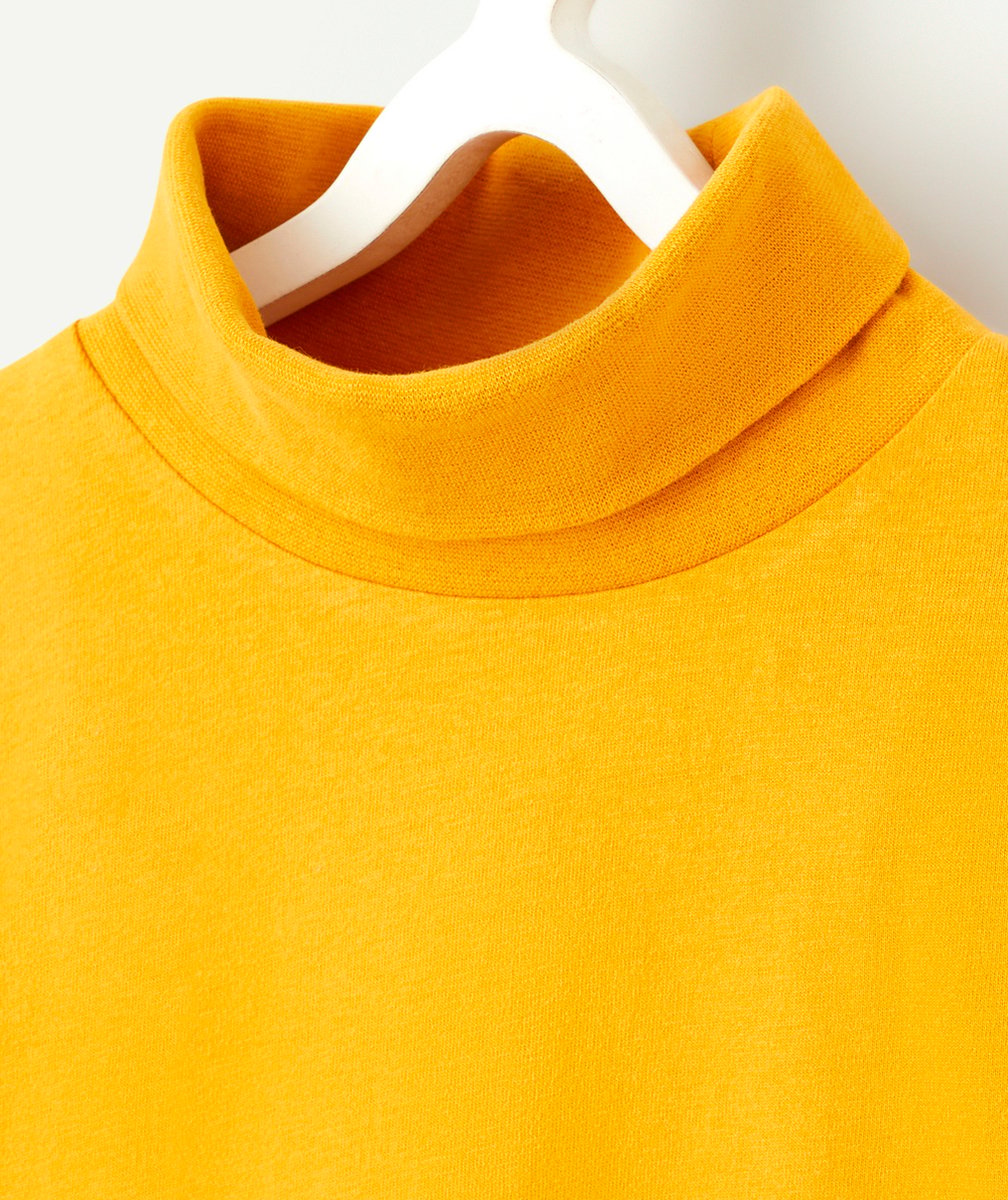 SOUS-PULL GARÇON EN COTON JAUNE MOUTARDE COL ROULÉ
